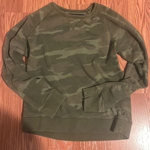 American Eagle size small sz S camo sweatshirt